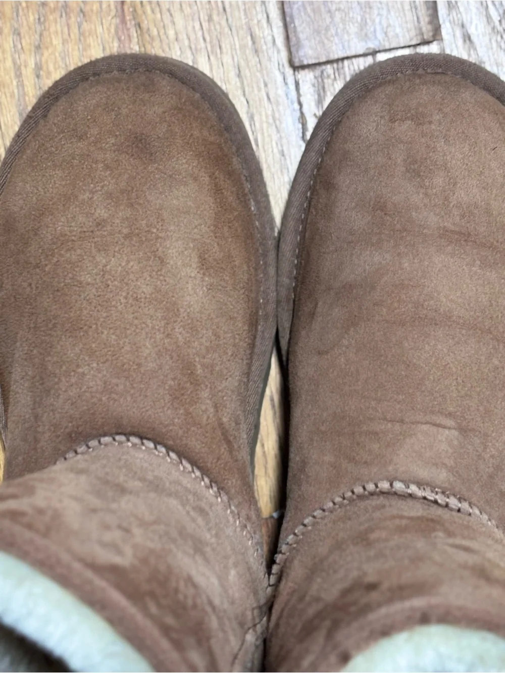 UGG Classic Short II Boots Chestnut Suede Sheepskin Women's Size 9